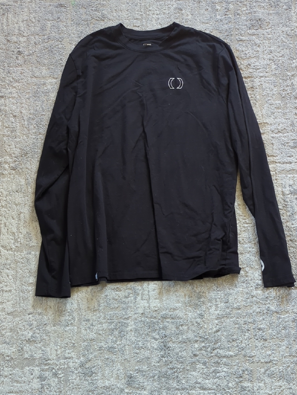 RVOLN Black Long-Sleeve Graphic Tee Size Large
